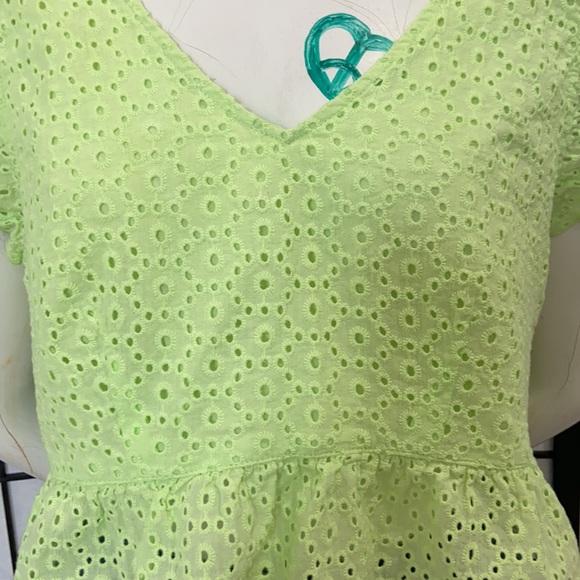 Adorable Eyelet Crop Top - Picture 3 of 7